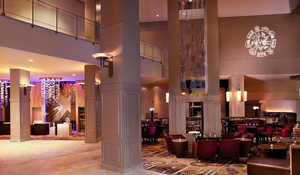 Lobby bar at Swissôtel Chicago