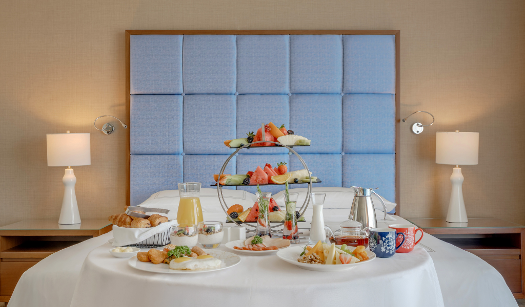 Classic King Room at Swissotel Al Ghurair