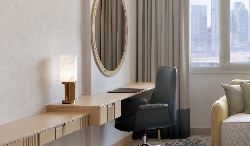 Swiss Executive King Room at Swissotel Al Murooj 