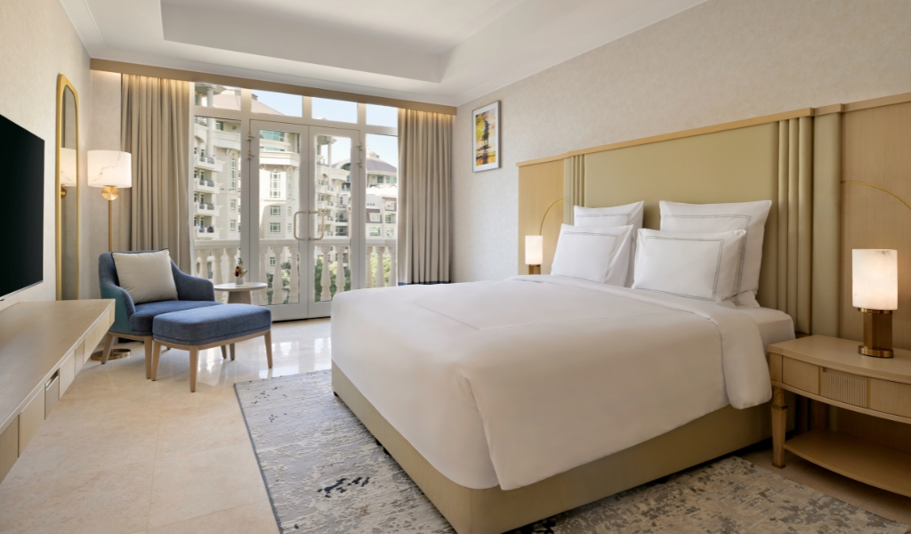 Royal Suite at Swissotel Al Murooj 