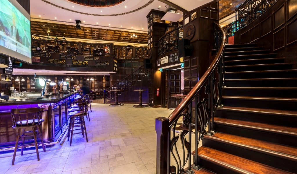 Double Decker, British Pub 